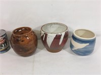 3 poteries une Avon et autre signée