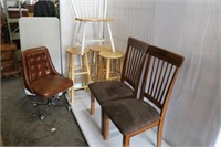 Stools & Chairs