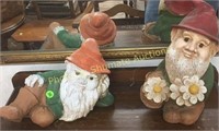 2 Garden gnomes