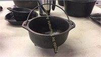 Cast iron pot small unmarked