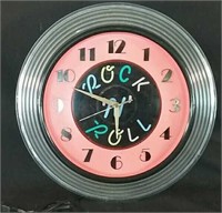 Vintage looking clock 17" round, lights up,
