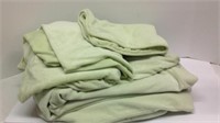 SOFT GREEN TWIN FITTED SHEET + DUVET COVER + SHAM