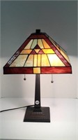 STAINED GLASS TABLE LAMP WITH METAL BASE