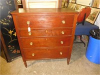 Federal four drawer chest of drawers with