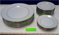 Southwicke/Crown Victoria Porcelain China Plates