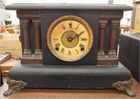 Vintage Tabletop Wind- Up Clock
