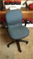 Ergonomic adjustable office chair