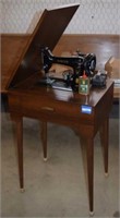 Vtg Singer Sewing Machine w/ Table and  Singer