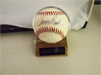 AUTOGRAPHED BASEBALL - JOHNNY BENCH