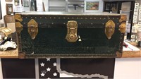 VTG TRUNK WITH BRASS ACCENTS AND KEY LIKE NEW