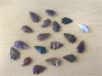 18 different stone ARROWHEADS