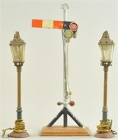 LOT OF TWO MARKLIN LAMPS AND ONE SEMAPHORE
