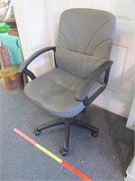 Swivel Rolling Office Chair