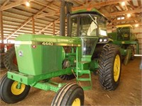 John Deere 4440