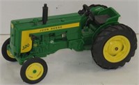 Standi JD 320 Tractor, Plastic 1/16