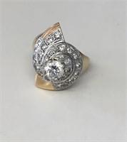 14K  RING W/  1 CARAT DIAMOND CENTER STONE VS2