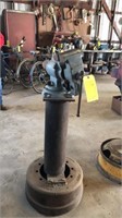 Vise W/  Stand
