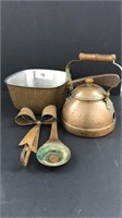 Lot of copper and brass colored items