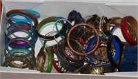 Quantity of bracelets and bangles