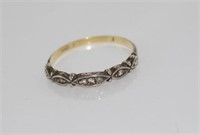 Vintage 9ct yellow gold and diamond ring