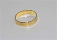 18ct yellow gold ring