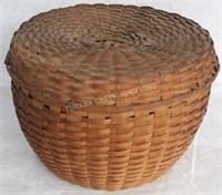 LATE 19TH C. COVERED BASKET, WOVEN SPLINT,