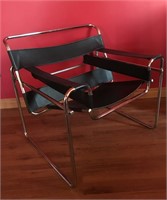 Iconic Mid-Century “Wassily” Seamless Club Chair