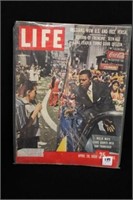Willie Mays autographed life mag