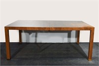 PARSON STYLE DINING TABLE W/ 3 LEAVES