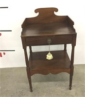 Early dovetailed wash stand