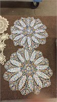 BOX LOT: LINEN AND CROCHETED DOILIES