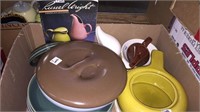 BOX LOT: RUSSELL WRIGHT POTTERY - PLATES, BOWLS,