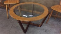MID CENTURY ROUND COFFEE TABLE WITH GLASS INSERT