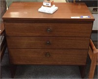 SMALL CHEST OF 3 DRAWERS