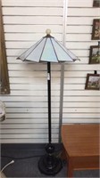 FLOOR LAMP WITH IRIDESCENT SHADE; US WIRED