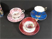 3 tasses et soucoupes en porcelaine