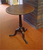 George III mahogany tilt top occasional table