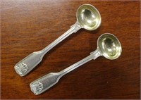 Pair of fiddle & shell sterling silver salt spoons