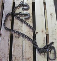 Rigging chain sling with (2) chains with hooks.