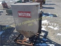 WESTERN HITCH MOUNTED STAINLESS SPREADER