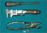 Lot: 6.5-inch COES monkey wrench &c.