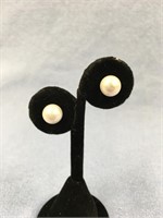 Choice on 2 (4-5):  pearl post earrings    (J 111)