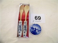 Delft Holland boxed salad server - chipped little