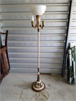 M79- VINTAGE 4 BULB STAND UP LAMP