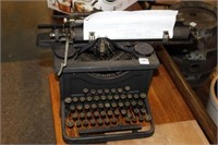 1900's Typewriter