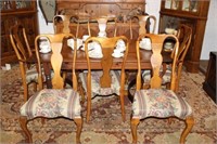 9pc Pine Table w/ 2 leaves & 8 Chairs