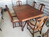 M79- VINTAGE DINNING TABLE WITH 6 CHAIRS.