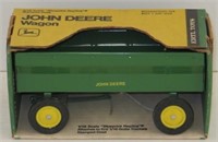 Ertl JD Wagon, Green & Yellow Box, 1/16