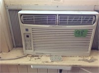 Air Conditioner, Frigidaire, Small Window Unit
