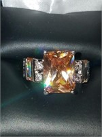 Stunning new in box Morganite estate ring size 7